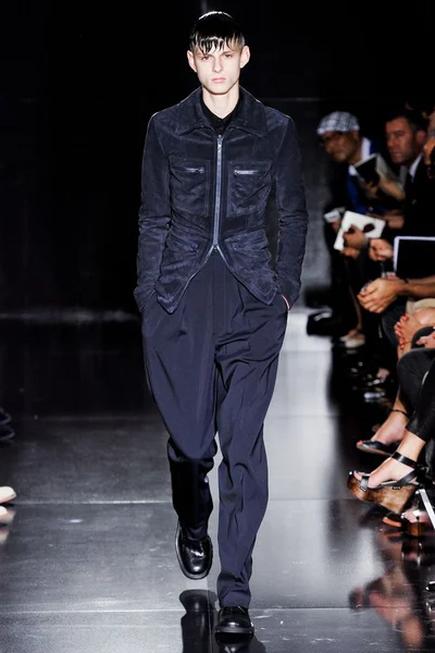 Look 3